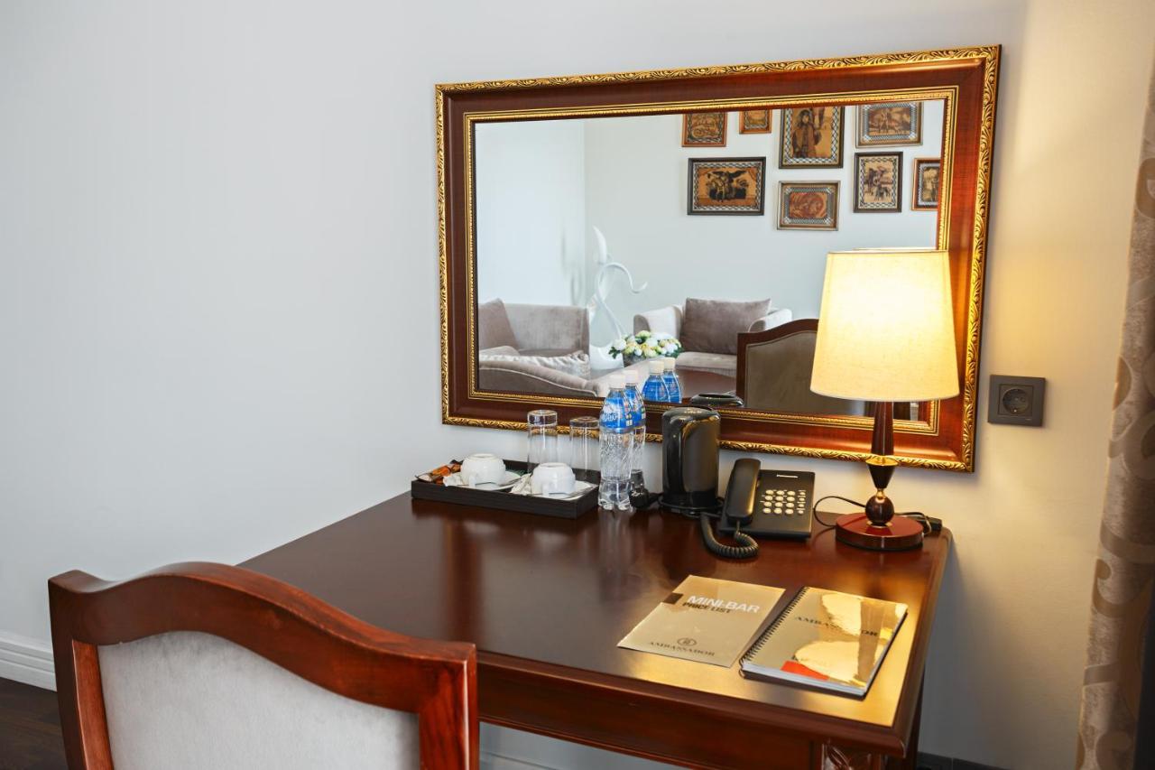 Ambassador Hotel Bisjkek Eksteriør bilde