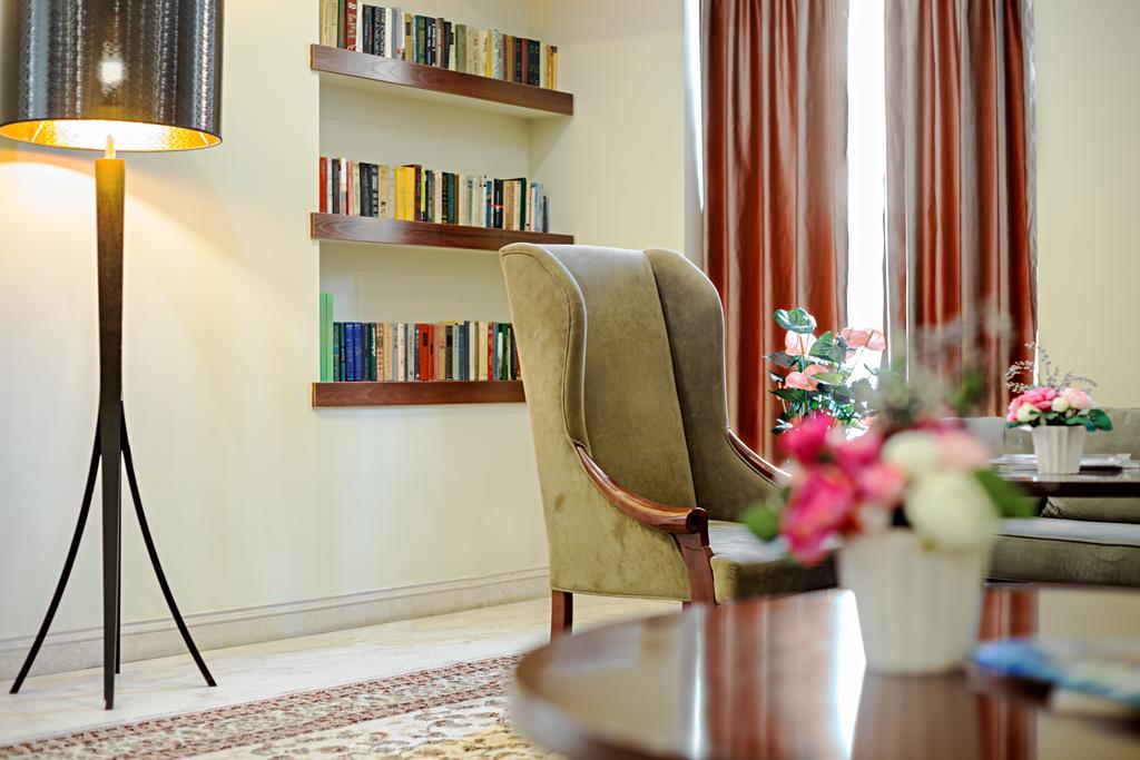 Ambassador Hotel Bisjkek Eksteriør bilde
